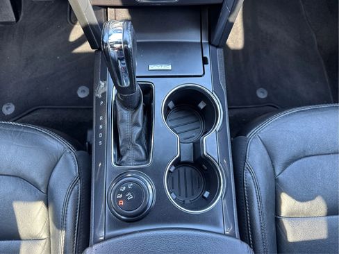 Used 2017 Ford Explorer XLT w/ Equipment Group 202A image 17