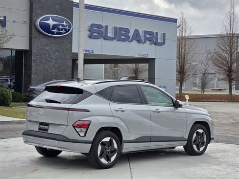 Used 2024 Hyundai Kona SEL image 5