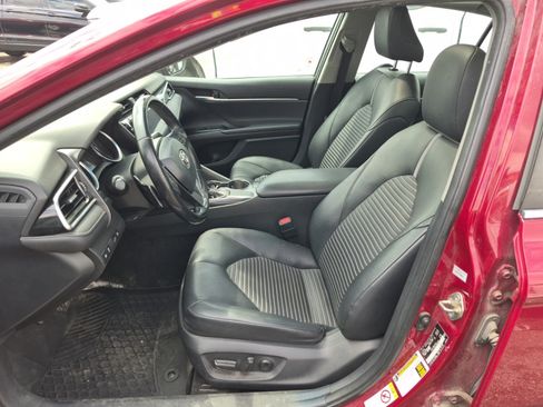 Used 2018 Toyota Camry SE FWD image 8