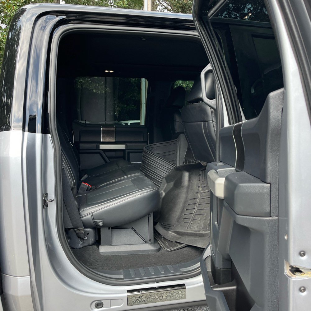Used 2022 Ford F250 Lariat w/ Black Appearance Package AWD/4WD image 30