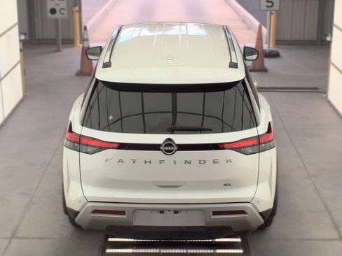 Certified 2025 Nissan Pathfinder SL w/ Cargo Package FWD image 10