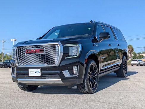 Used 2021 GMC Yukon XL Denali w/ Denali Premium Package RWD image 4