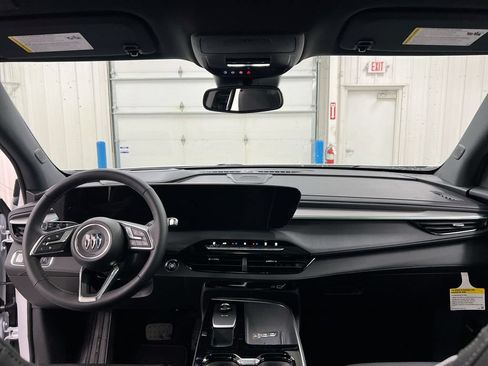 Used 2025 Buick Enclave Preferred w/ Power Package AWD/4WD image 10