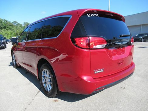 New 2026 Chrysler Voyager LX FWD image 5