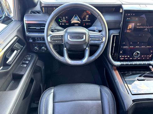 Used 2025 GMC Yukon Denali image 24