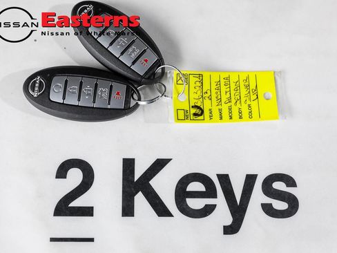 Used 2023 Nissan Altima 2.5 SR FWD image 21