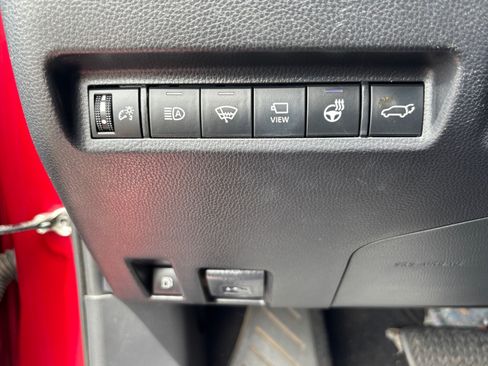 Used 2020 Toyota RAV4 Limited AWD/4WD image 26