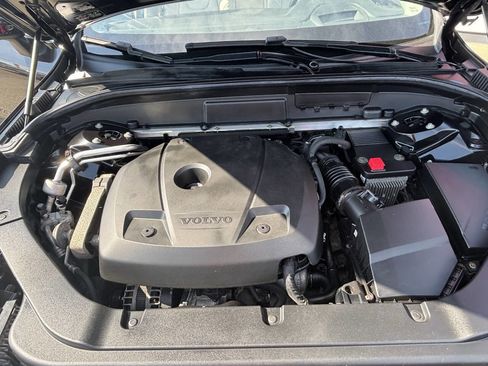 Used 2018 Volvo XC60 T6 Momentum w/ Advanced Package AWD/4WD image 24