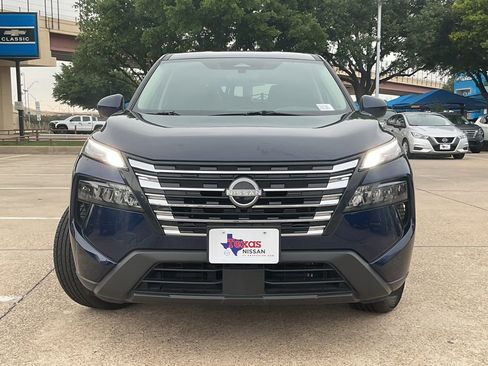Used 2025 Nissan Rogue SV FWD image 3