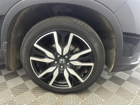 Used 2019 Honda Pilot Touring image 14