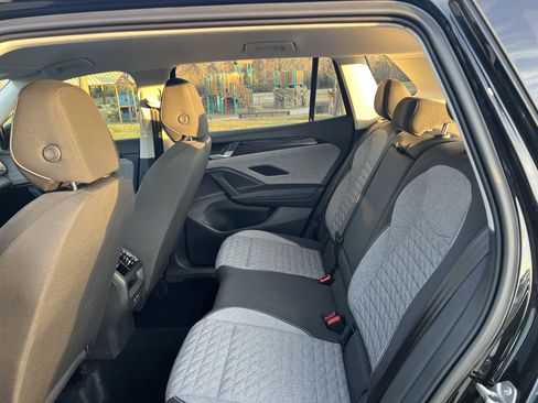 Certified 2025 Volkswagen Tiguan S image 28