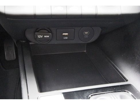 Certified 2025 Hyundai Elantra SE FWD image 28