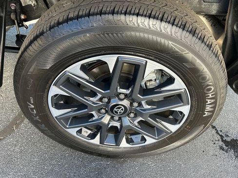 Certified 2025 Toyota Tundra Limited AWD/4WD image 23