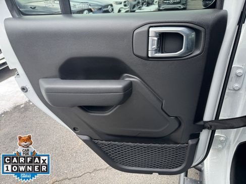 Used 2024 Jeep Wrangler Sport S image 19