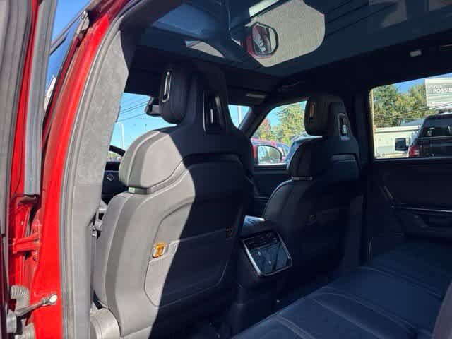 Used 2025 Rivian R1S Adventure Dual AWD/4WD image 11