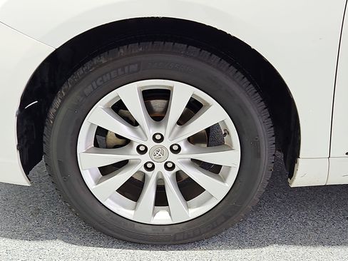 Used 2013 Toyota Venza XLE FWD image 11