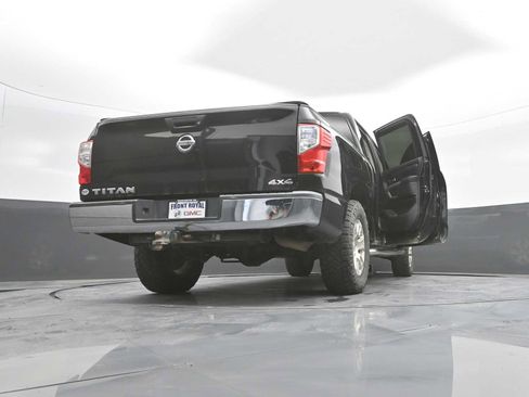 Used 2017 Nissan Titan SV AWD/4WD image 42