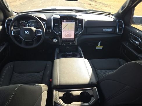 Used 2025 RAM 1500 Big Horn AWD/4WD image 8