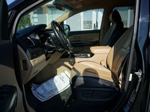 Used 2019 Kia Sedona EX FWD image 15