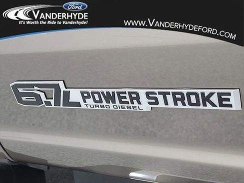 Used 2023 Ford F250 Lariat w/ Chrome Package image 7