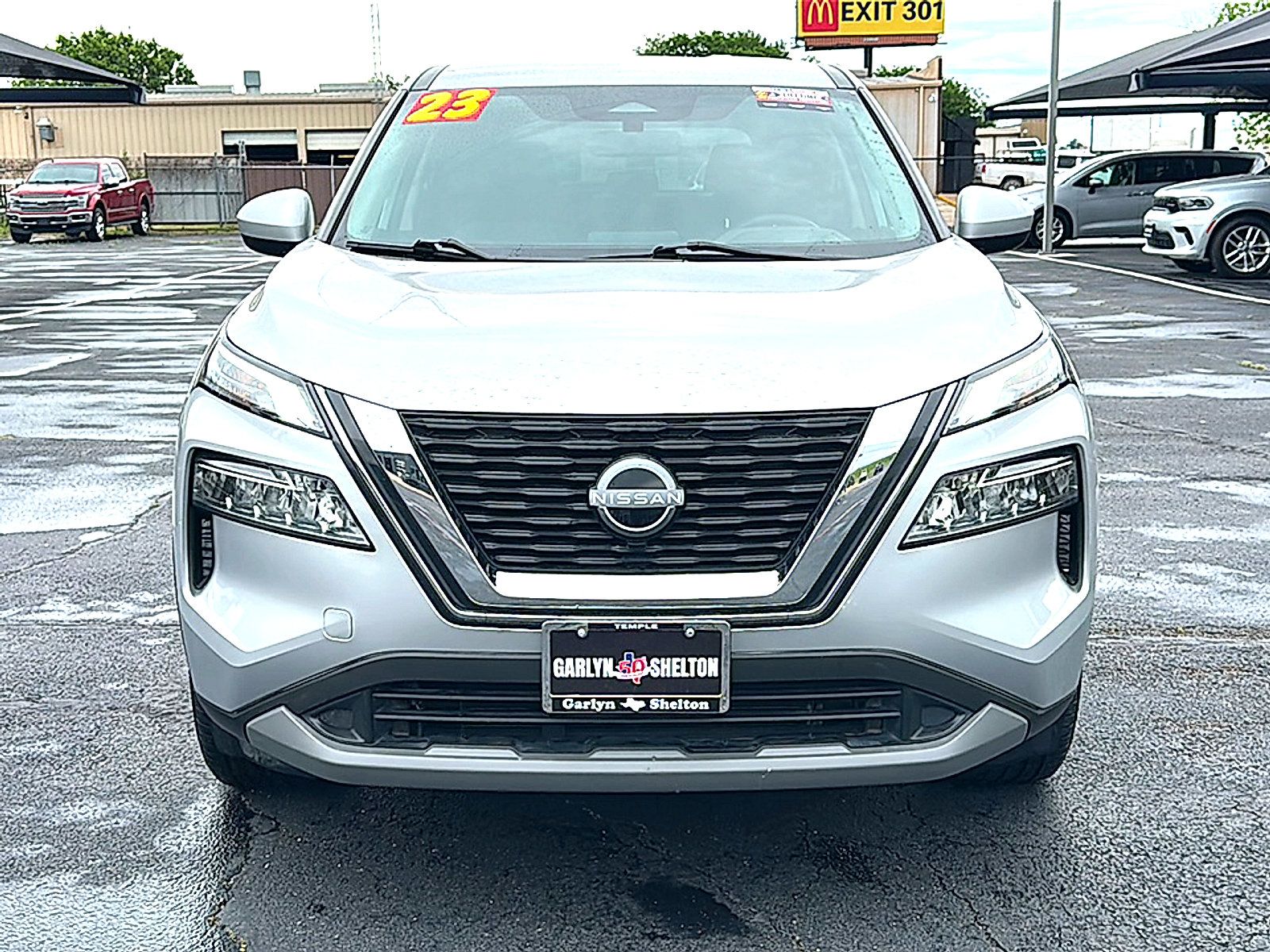 Used 2023 Nissan Rogue SV FWD image 11