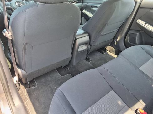 Used 2024 Nissan Sentra SV FWD image 21