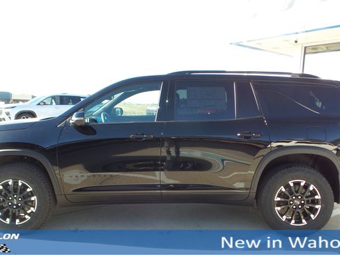 New 2026 Chevrolet Traverse Z71 w/ Enhanced Driving Package image 2