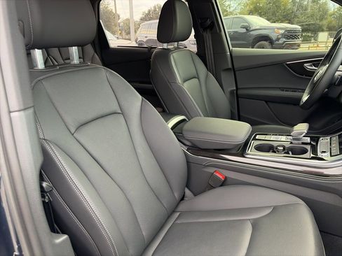 Used 2025 Audi Q7 3.0T Premium Plus image 11