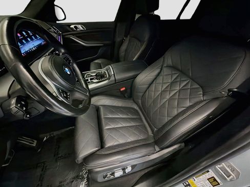 Used 2024 BMW X7 xDrive40i w/ M Sport Package AWD/4WD image 11