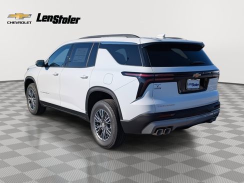New 2026 Chevrolet Traverse LT image 2
