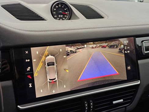 Used 2023 Porsche Cayenne GTS image 29