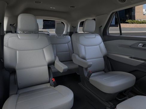 New 2026 Ford Explorer Active RWD image 11