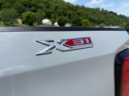 Used 2024 GMC Sierra 1500 Elevation w/ Elevation Premium Package AWD/4WD image 13