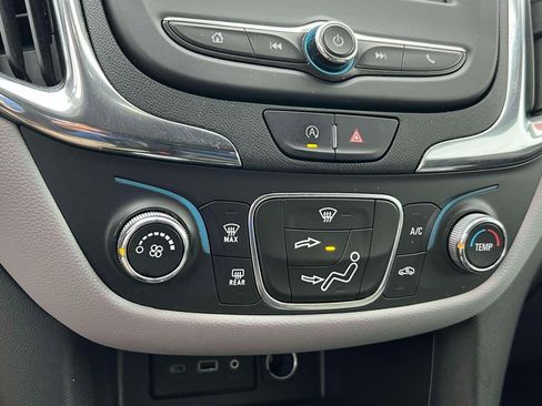 Used 2022 Chevrolet Equinox LS w/ LS Convenience Package AWD/4WD image 29