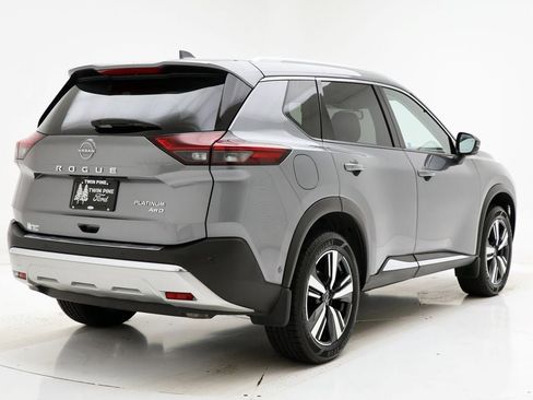 Used 2023 Nissan Rogue Platinum w/ Platinum Premium Package image 9