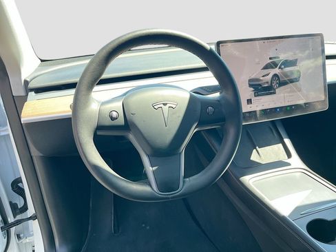 Used 2023 Tesla Model Y Long Range image 10