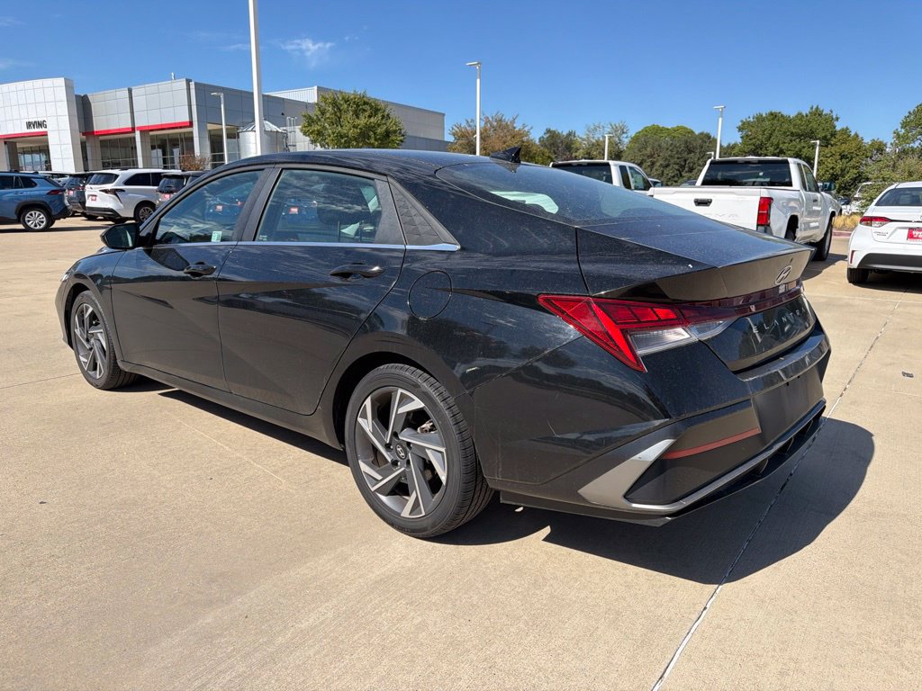Used 2025 Hyundai Elantra SEL FWD image 7