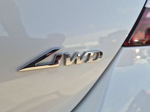 Used 2025 Genesis G70 2.5T AWD/4WD image 14