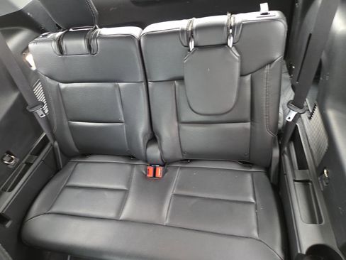 Used 2020 Ford Explorer XLT w/ Equipment Group 202A image 8