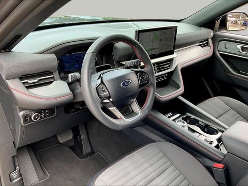 Used 2025 Ford Explorer ST-Line RWD image 17