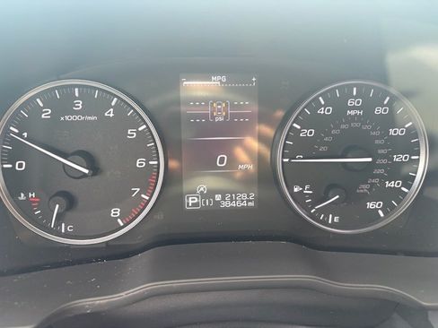 Used 2024 Subaru Crosstrek 2.0i Premium AWD/4WD image 8