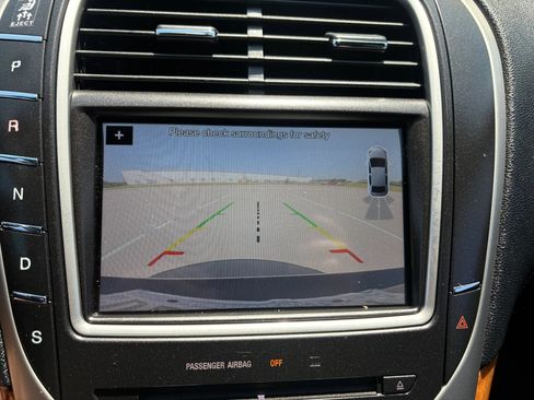 Used 2016 Lincoln MKX Reserve w/ Enhanced Security Package FWD image 18