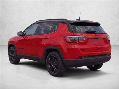 Used 2018 Jeep Compass Latitude AWD/4WD image 5