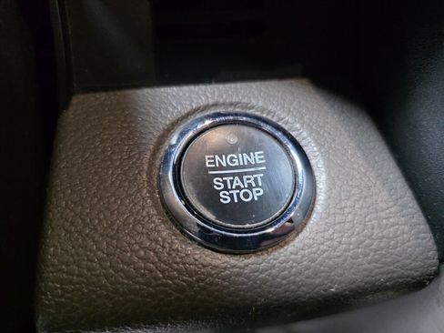 Used 2020 Ford Expedition XLT w/ Equipment Group 202A AWD/4WD image 19