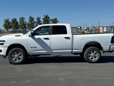 New 2026 RAM 2500 Big Horn AWD/4WD image 6