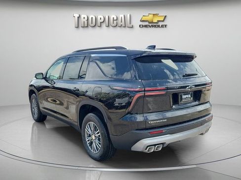 New 2026 Chevrolet Traverse LT image 2