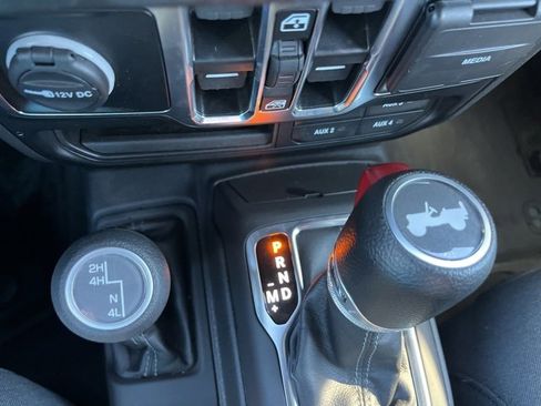 Used 2024 Jeep Wrangler Sport S image 28