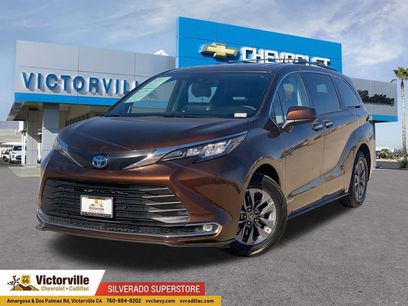 Used 2021 Toyota Sienna XLE