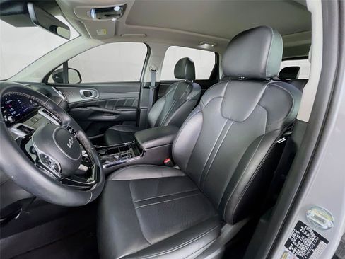 Used 2023 Kia Sorento SX AWD/4WD image 23