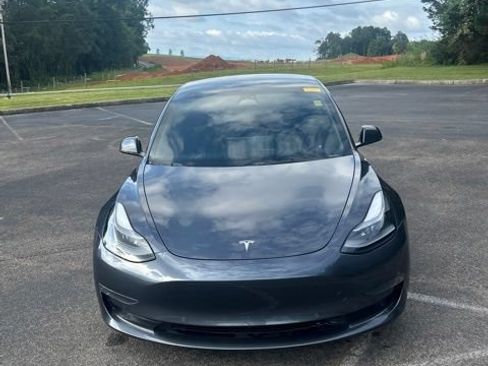 Used 2022 Tesla Model 3 Long Range AWD/4WD image 2